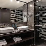 מלון Hilton 5*