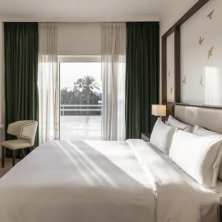 Hilton 5* Nicosie