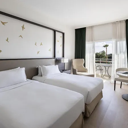 Hilton 5* ニコシア