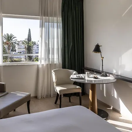 Hilton 5*