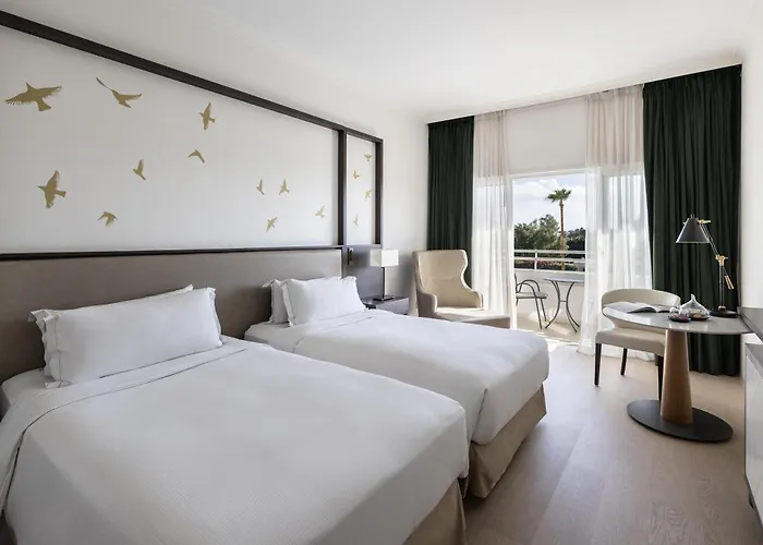 Hilton 5* ニコシア