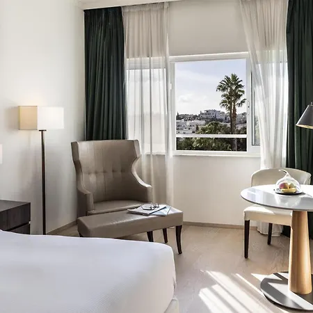 Hotell Hilton 5*